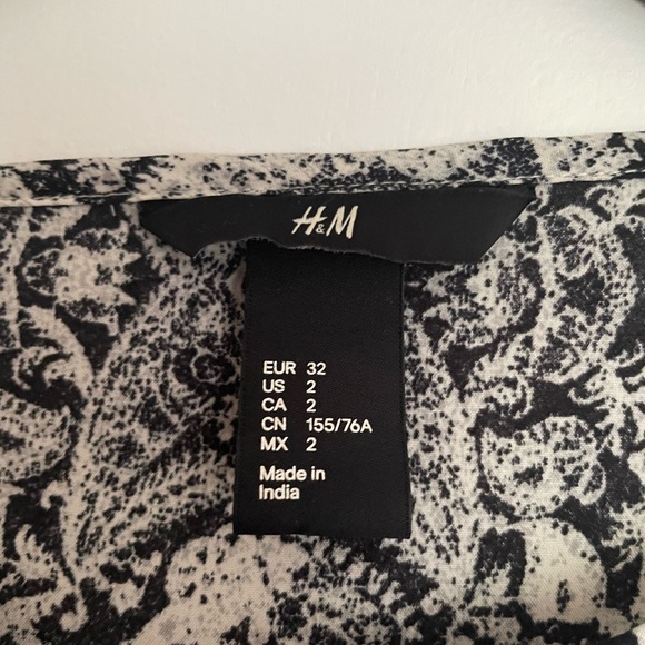 Black and white HM blouse - Picture 2 of 2